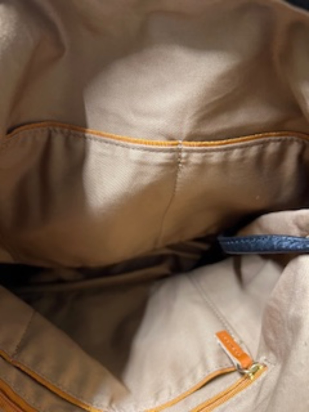 HOBO Merrin convertible shoulder/backpack - Picture 5 of 7